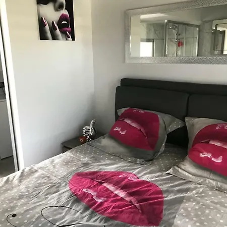 Quartier Naturiste Colline 4 *